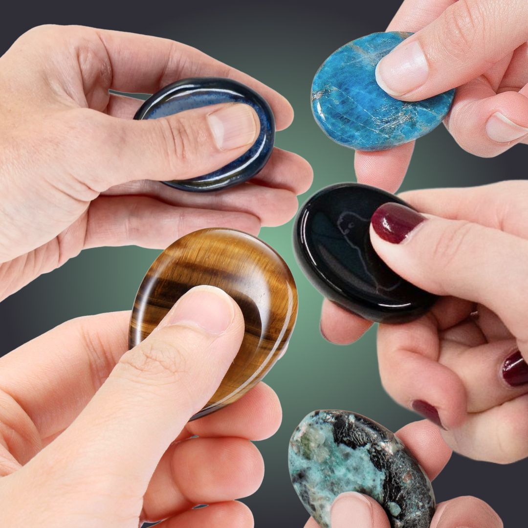 เอานิ้วถูหิน…ช่วยแก้เครียดคลายกังวลได้นะ อีกตัวเลือกฮีลใจที่มาแรงอย่าง ‘Worry Stone’ ที่ช่วยดึงสติให้รู้ตัวและอยู่กับปัจจุบัน