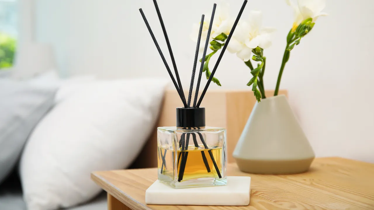 10 ก้านไม้หอม ยี่ห้อไหนดี น่าซื้อ หอมกลิ่นอโรมา ผ่อนคลายและไม่ฉุน