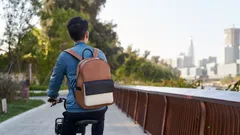 แนะนำ 10 กระเป๋าเป้กันน้ำ ยี่ห้อไหนดี เบา ทนทาน ใส่ของได้เยอะ