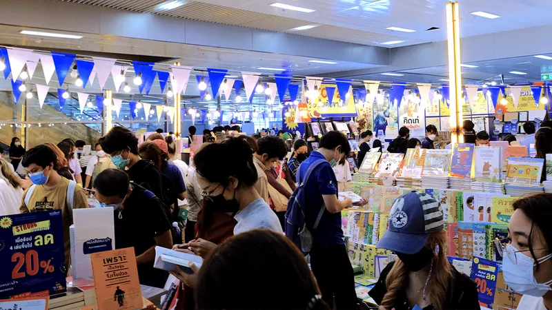 งานสัปดาห์หนังสือฯ ครั้งที่ 50 บรรยากาศที่คนรักหนังสือคิดถึง ณ สถานที่ใหม่ ‘สถานีกลางบางซื่อ’