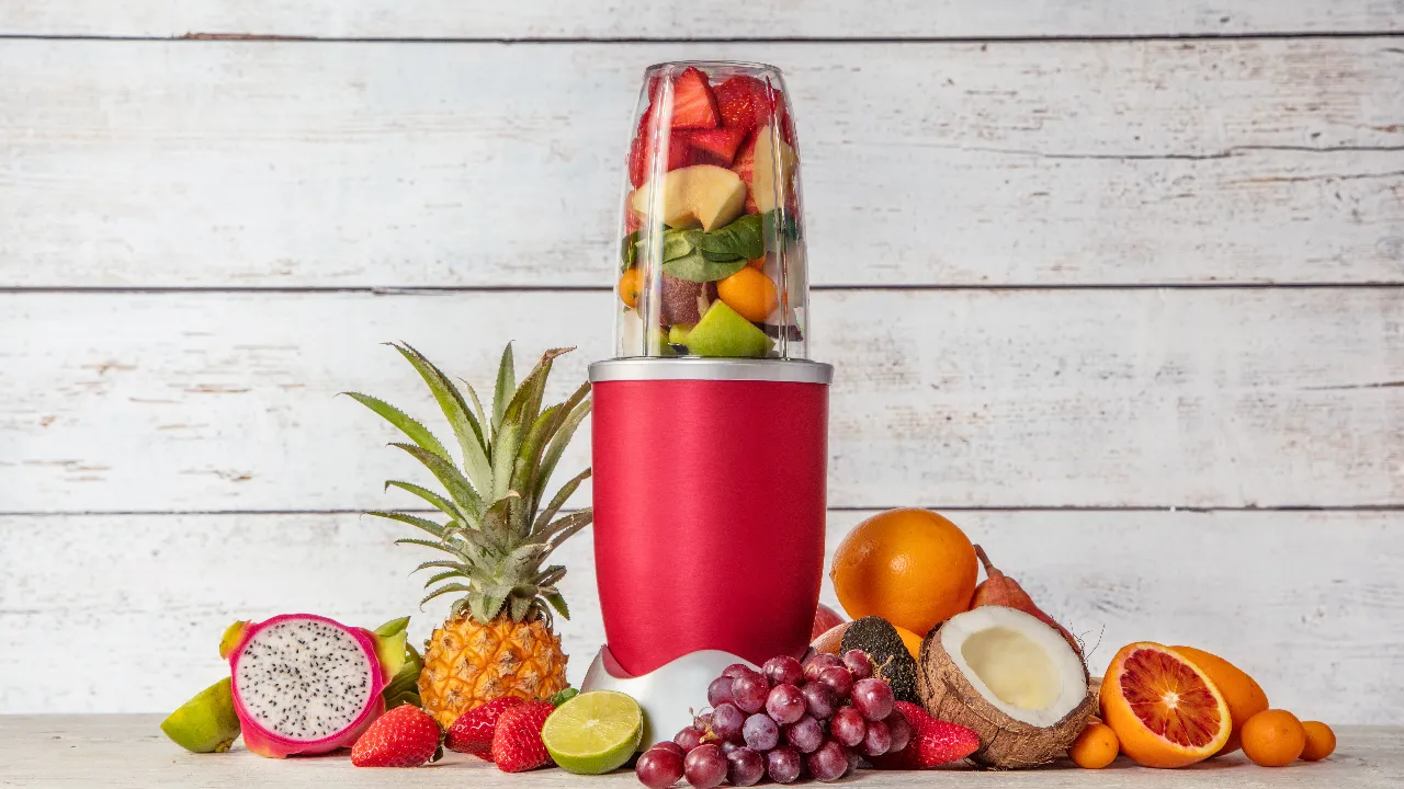 10 เครื่องปั่นน้ำผลไม้แบบพกพา ยี่ห้อไหนดี 2025 ใบมีดคม ปั่นละเอียด เติมความสดชื่นได้ทุกที่